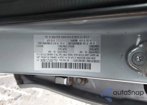 2018 Mazda Mazda3 Sport z USA, uszkodzony, nr VIN 3MZBN1U73JM217741